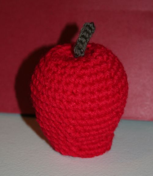 Crochet Apple – Crochet Mae